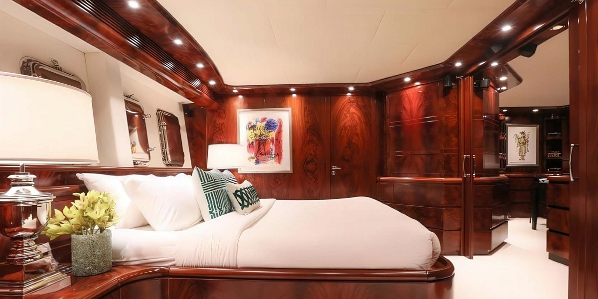 Аренда моторной мега яхты Astondoa 102 FOR YOUR EYES ONLY на Пхукете